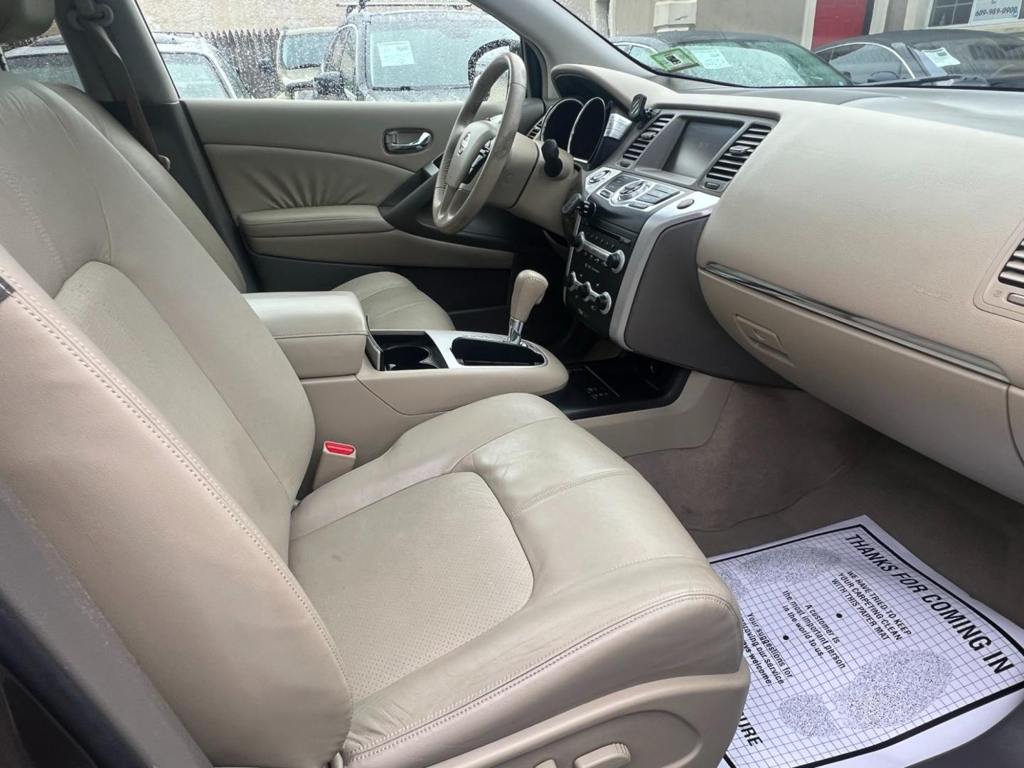 2010 Beige /Tan Leather Nissan Murano LE AWD (JN8AZ1MW1AW) with an 3.5L V6 DOHC 24V engine, CVT transmission, located at 1018 Brunswick Ave, Trenton, NJ, 08638, (609) 989-0900, 40.240086, -74.748085 - Photo#21